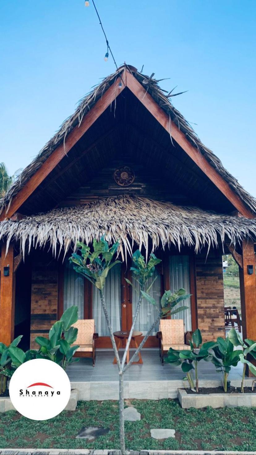 Shanaya Hotel & Cafe Magelang Bagian luar foto